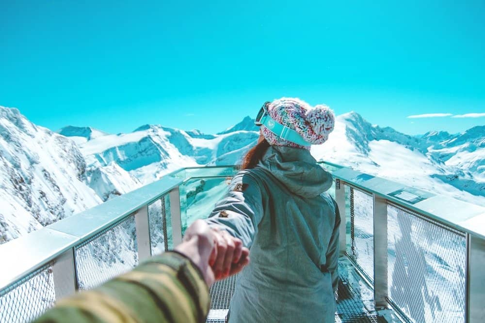 Couples ski season chalet hosting advice and tips